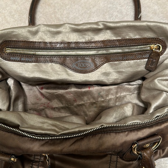 Tod’s used authentic leather trimmed tote in olive green - Picture 6 of 7